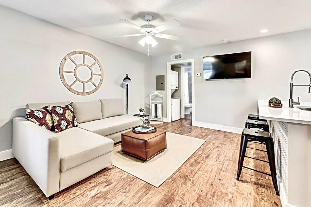 New - Near Deep Ellum + Downtown Dallas Flat Exterior photo